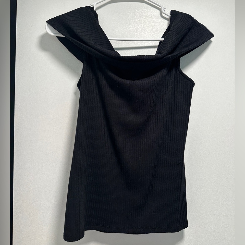 Off-Shoulder Ribbed Black Top - Picture 4 of 6